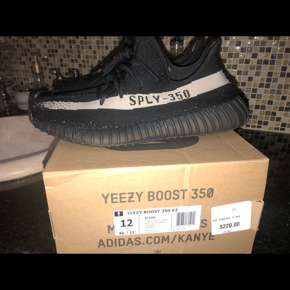 Yeezy Boost 350 V2 'Oreo'